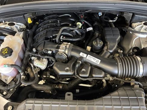 Used 2023 Jeep Grand Cherokee Altitude AWD/4WD image 21