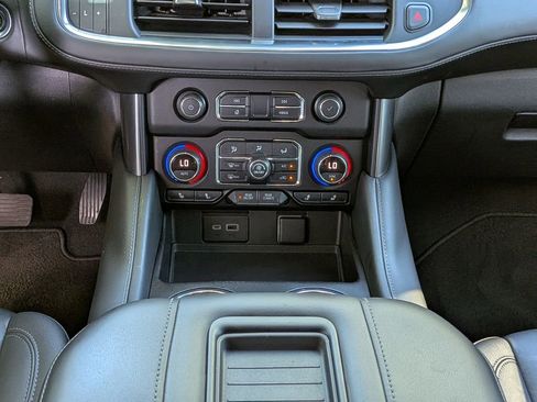 Used 2022 Chevrolet Tahoe LT w/ LT Signature Package RWD image 21