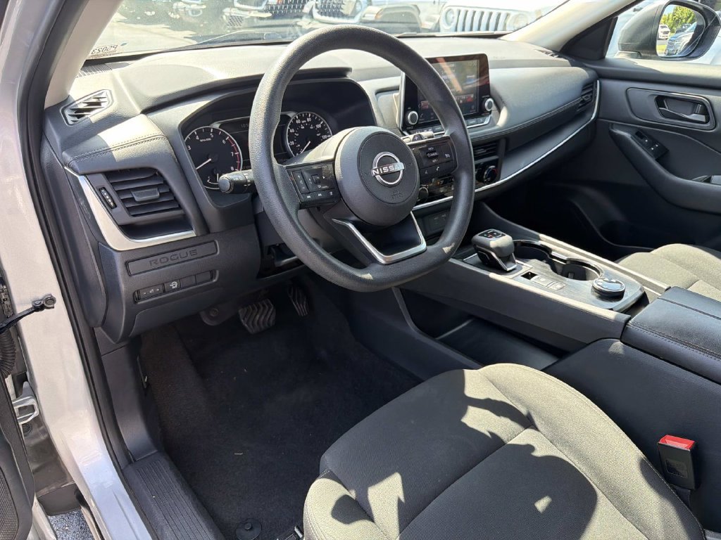 Used 2024 Nissan Rogue S AWD/4WD image 24