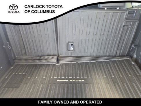 Used 2023 Toyota Highlander Platinum image 16