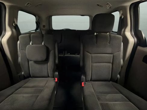 Used 2016 Dodge Grand Caravan SE w/ Quick Order Package 29E SE FWD image 16