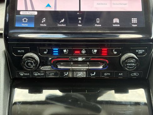 Used 2023 Jeep Grand Cherokee 4WD 4xe w/ Luxury Tech Group II image 18