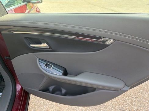 Used 2016 Chevrolet Impala LT w/ Leather Package FWD image 18