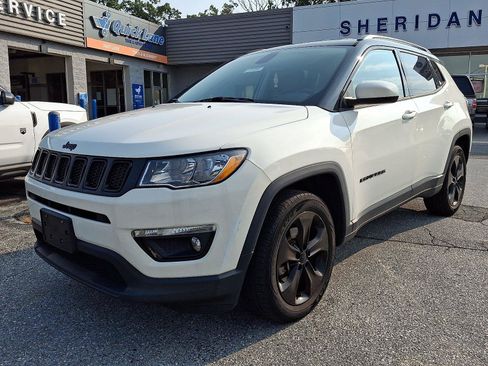 Used 2019 Jeep Compass Latitude AWD/4WD image 2