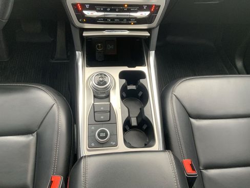 Used 2021 Ford Explorer XLT w/ Equipment Group 202A AWD/4WD image 44