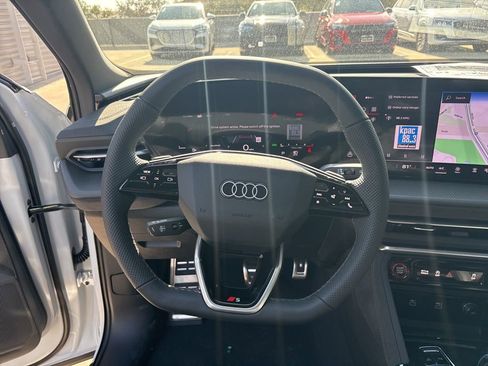 New 2025 Audi SQ5 Premium Plus image 20