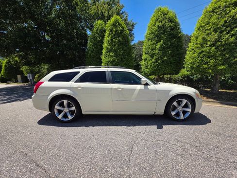 Used 2005 Dodge Magnum R/T w/ Convenience Group II RWD image 6