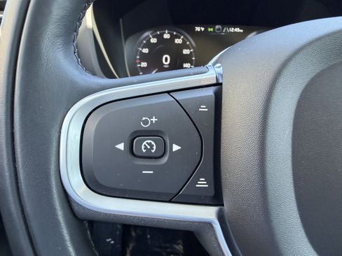 Certified 2022 Volvo S60 B5 Momentum w/ Premium Package image 27