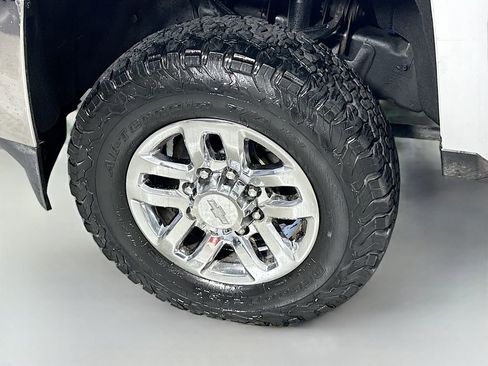 Used 2018 Chevrolet Silverado 2500 LTZ w/ Duramax Plus Package AWD/4WD image 31