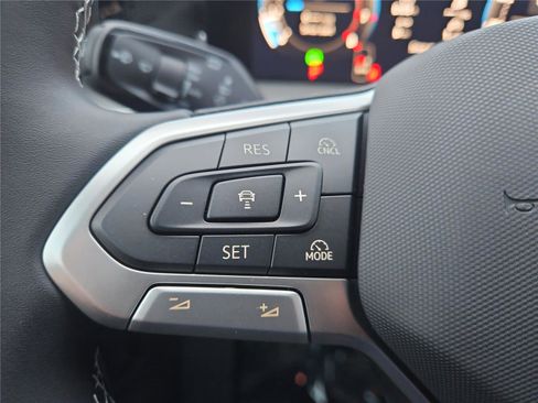 New 2026 Volkswagen Tiguan SE image 15