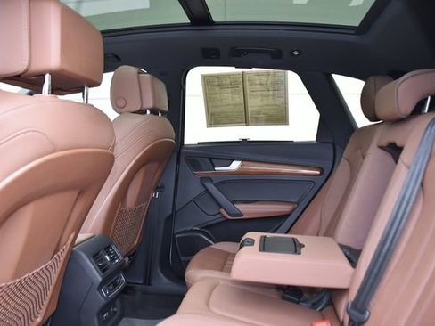 Used 2021 Audi Q5 e Prestige w/ Prestige Package image 22