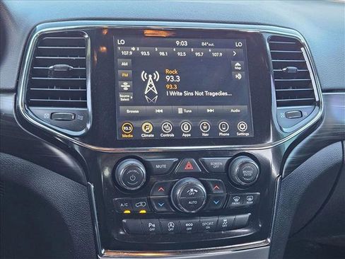 Used 2021 Jeep Grand Cherokee Laredo X RWD image 16