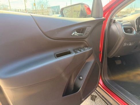 Used 2023 Chevrolet Equinox LT image 9