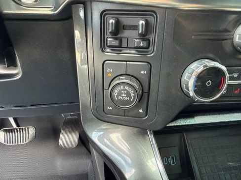 Used 2022 Ford F150 Lariat w/ Equipment Group 502A High AWD/4WD image 12