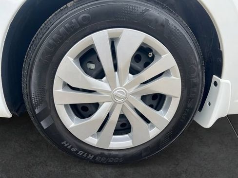 Used 2025 Nissan Versa S w/ Trunk Package FWD image 9