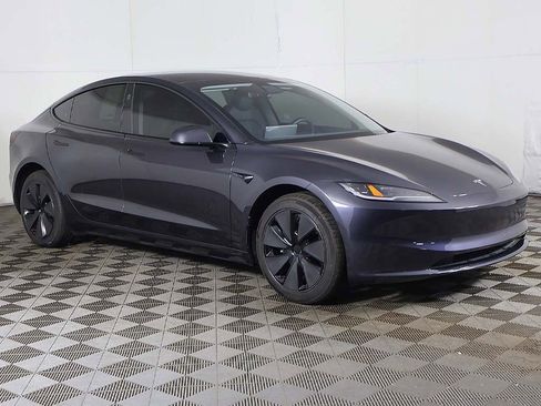 Used 2025 Tesla Model 3 Long Range image 2