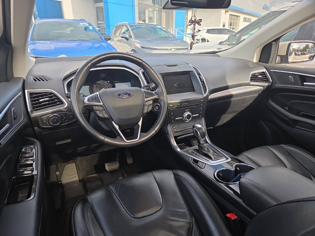 Used 2017 Ford Edge Titanium w/ Equipment Group 302A AWD/4WD image 7