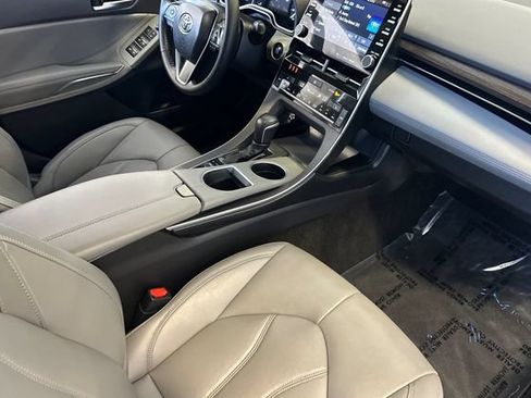 Used 2019 Toyota Avalon XLE w/ Carpet Mat Package FWD image 17
