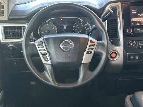 Used 2021 Nissan Titan SV image 14