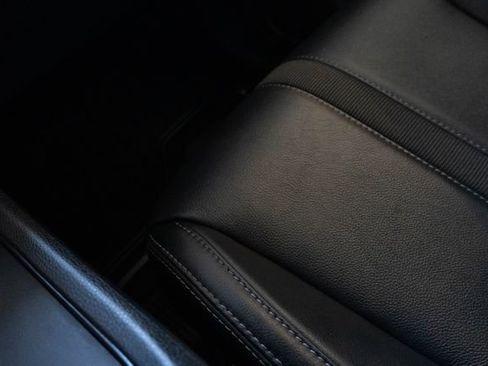 Used 2025 Honda Pilot EX-L image 31