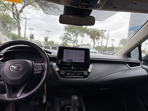 Used 2023 Toyota Corolla LE image 9