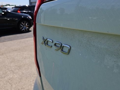 Certified 2023 Volvo XC90 B6 Plus w/ Protection Package AWD/4WD image 8