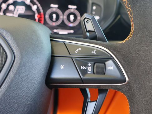 Used 2022 Lamborghini Urus AWD/4WD image 25