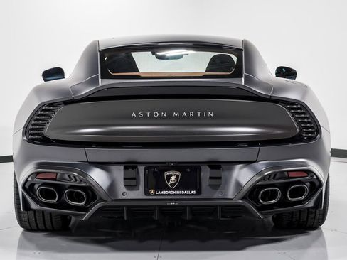 Used 2025 Aston Martin Vanquish image 4