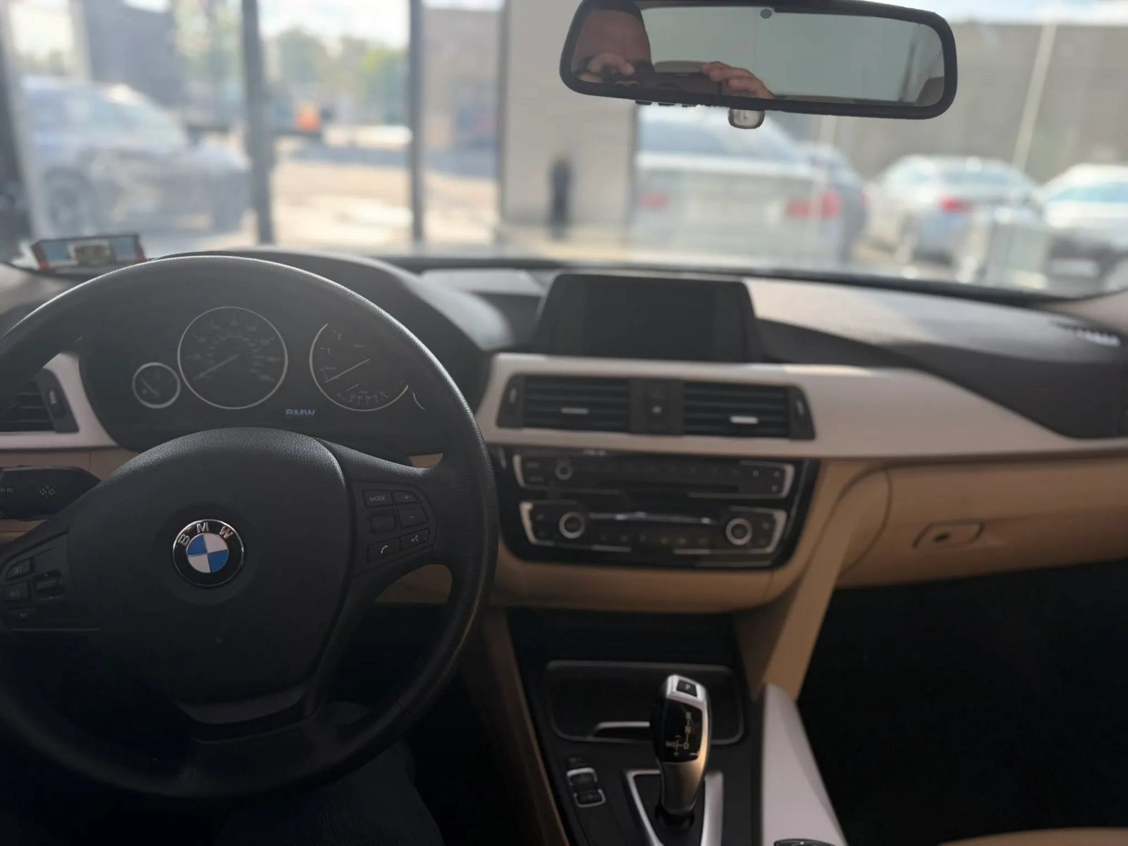 Used 2018 BMW 320i xDrive Sedan w/ Convenience Package AWD/4WD image 4