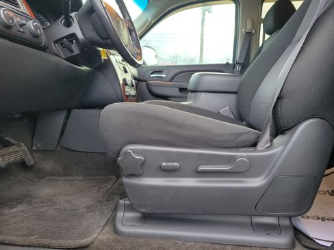 Used 2013 Chevrolet Avalanche LS w/ All-Star Edition image 16