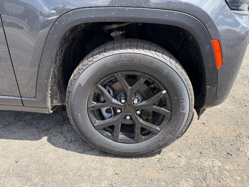 New 2026 Jeep Grand Cherokee Altitude AWD/4WD image 28