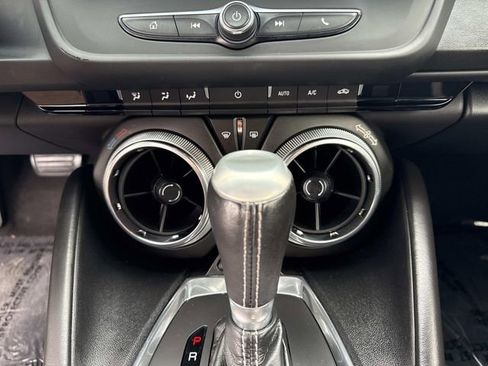 Used 2020 Chevrolet Camaro LT RWD image 21
