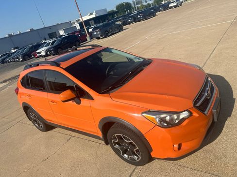 Used 2013 Subaru Crosstrek 2.0i Premium w/ Popular Pkg 1 AWD/4WD image 3
