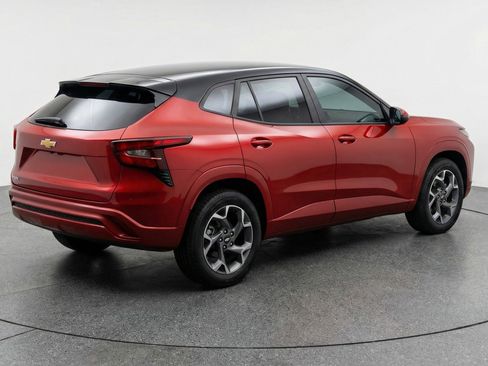 Used 2025 Chevrolet Trax LT image 9