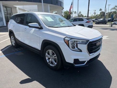 Used 2024 GMC Terrain SLE FWD image 4