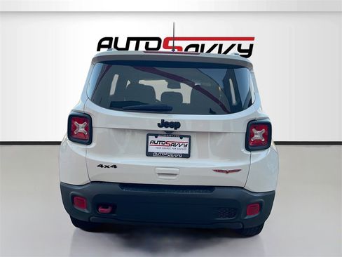 Used 2023 Jeep Renegade Trailhawk image 6