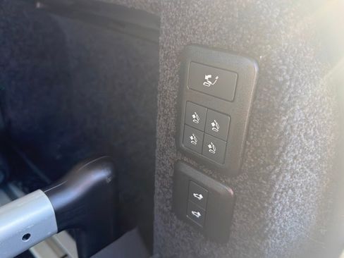 Used 2019 Land Rover Range Rover Long Wheelbase Autobiography image 31