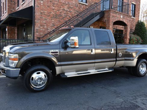 Used 2008 Ford F350 Lariat image 2