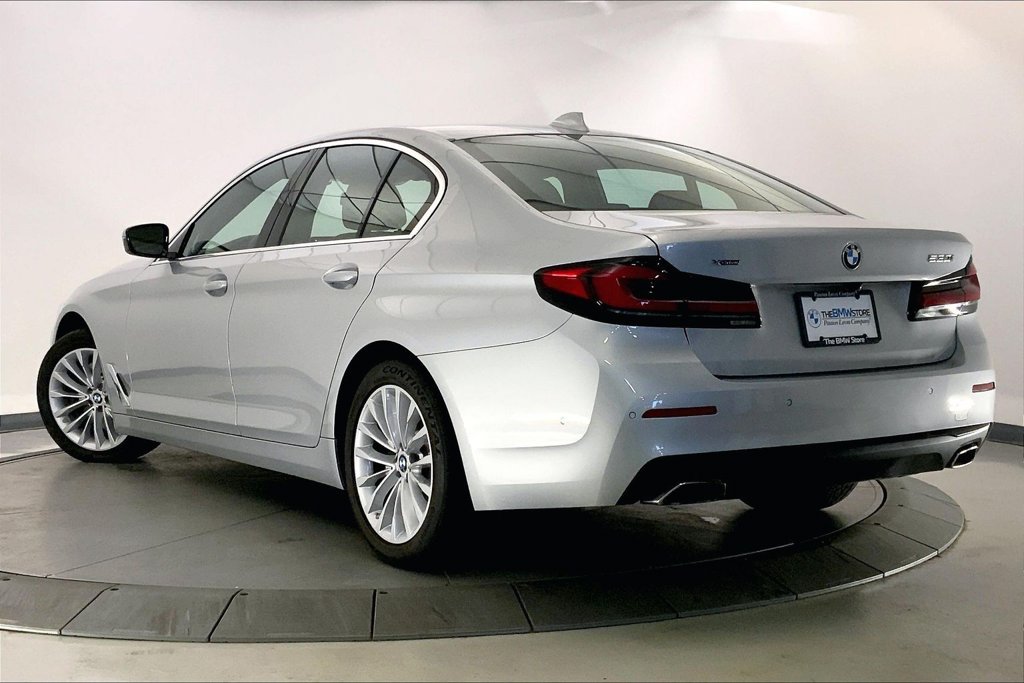 Used 2021 BMW 530i xDrive w/ Premium Package AWD/4WD image 10