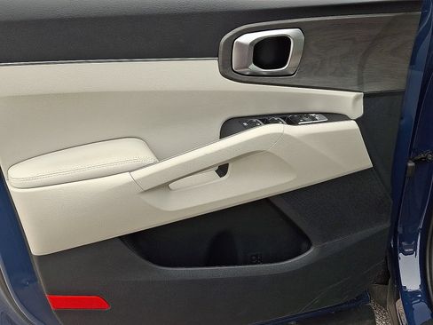 Certified 2025 Kia Sorento X-Line EX AWD/4WD image 12