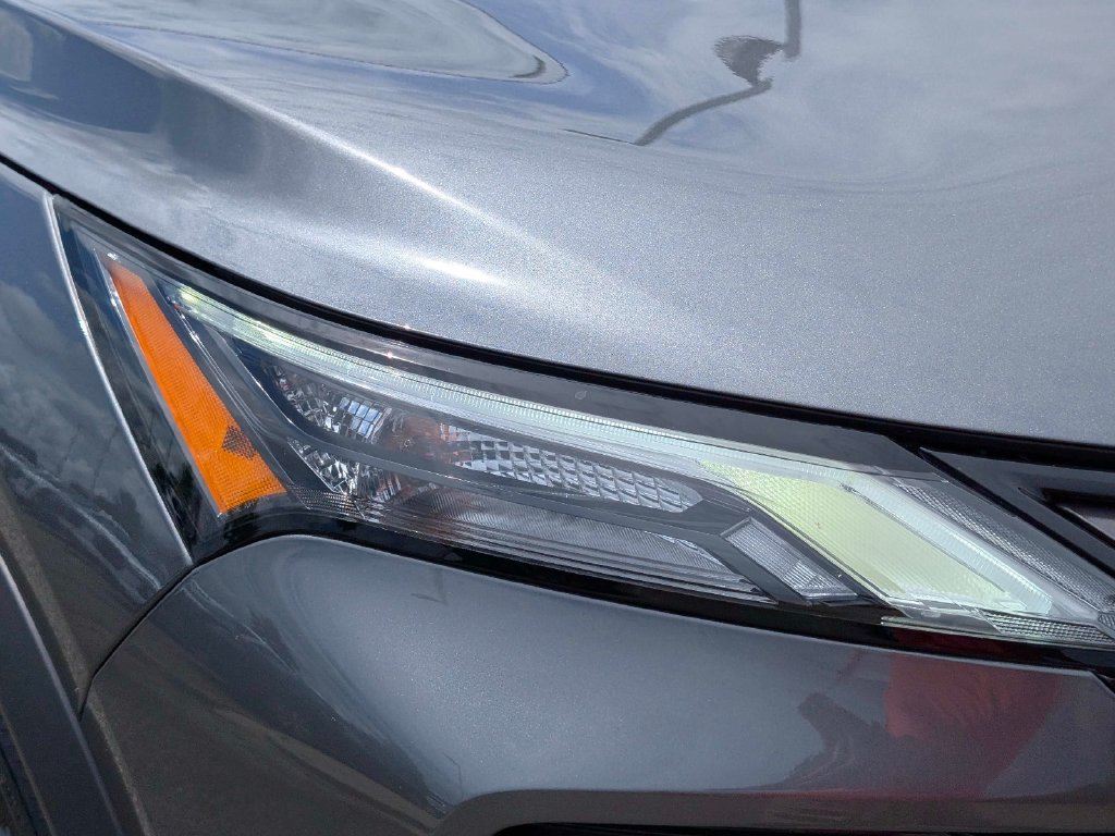 Certified 2026 Nissan Rogue SV FWD image 5