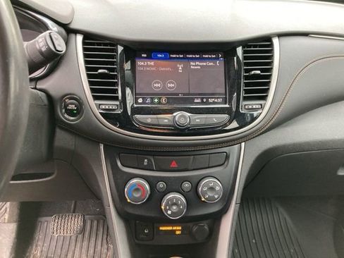 Used 2020 Chevrolet Trax LT w/ Driver Confidence Package AWD/4WD image 6