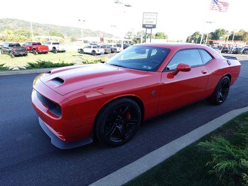 Used 2022 Dodge Challenger SRT Hellcat image 6