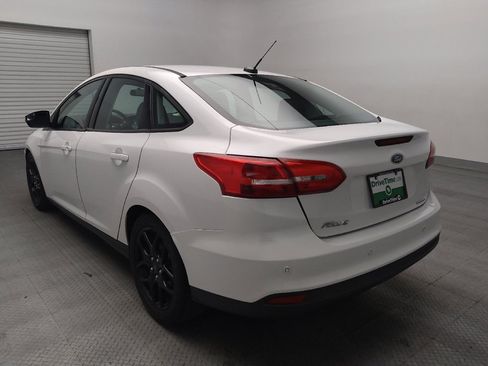 Used 2016 Ford Focus SE w/ Equipment Group 201A FWD image 5