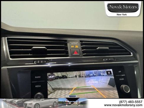 Used 2023 Volkswagen Tiguan SE AWD/4WD image 21