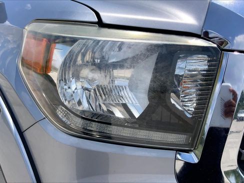 Used 2019 Toyota Tundra SR5 w/ SR5 Upgrade Package AWD/4WD image 27