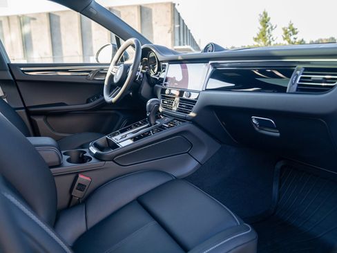 New 2026 Porsche Macan AWD/4WD image 26