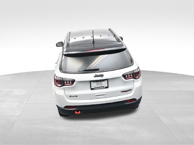 Used 2026 Jeep Compass Trailhawk AWD/4WD image 16
