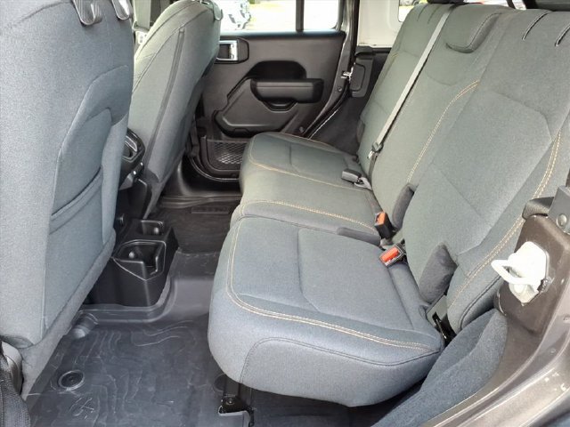 Used 2025 Jeep Wrangler Unlimited Sport AWD/4WD image 13