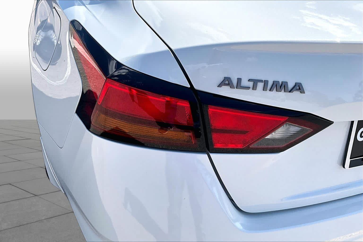 Used 2024 Nissan Altima 2.5 SV w/ SV Premium Package FWD image 29